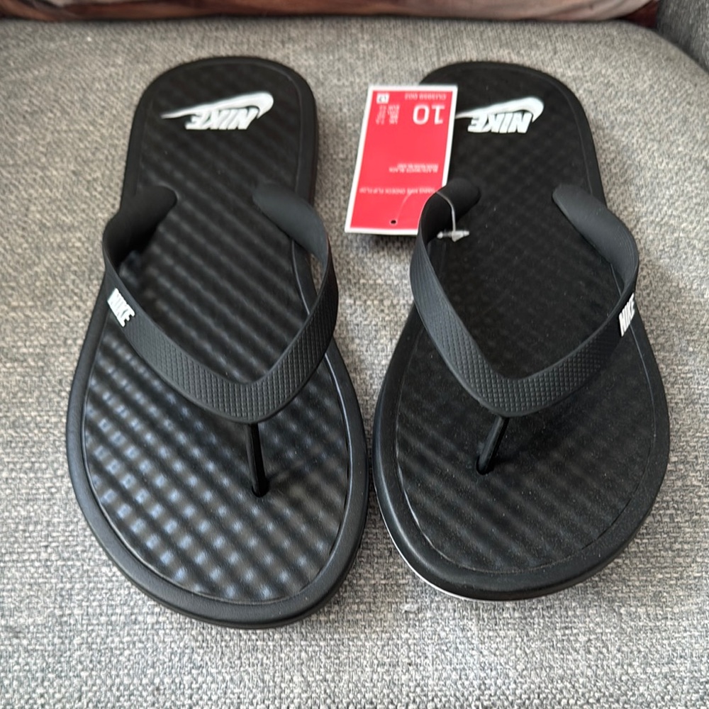 Nike Black Sandals with Textured Footbed and Cushioned Sole